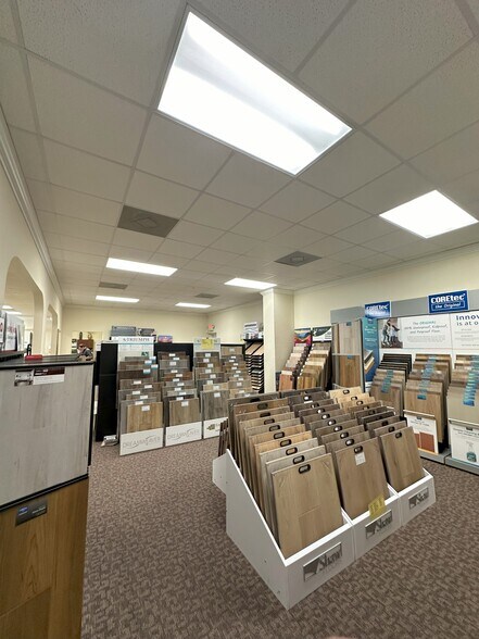 More Photos Of 16266 San Carlos Blvd, Fort Myers General Retail For Sale