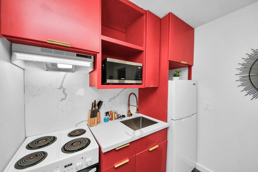 More Photos Of 2620 Arbor St, Houston Apartments For Sale