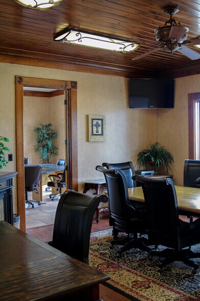 More Photos Of 404 Wynn Dr, Jacksonville Loft Creative Space For Sale