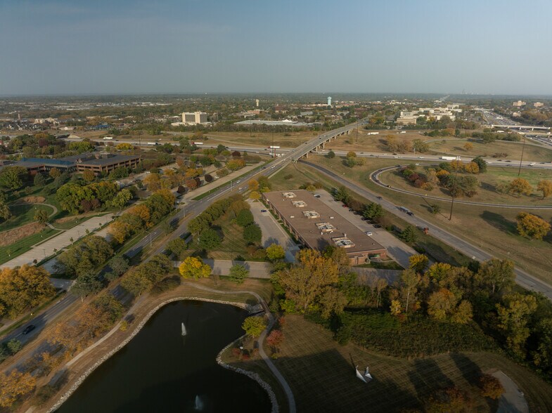 More Photos Of 5500 Westown Pky, West Des Moines Office For Lease