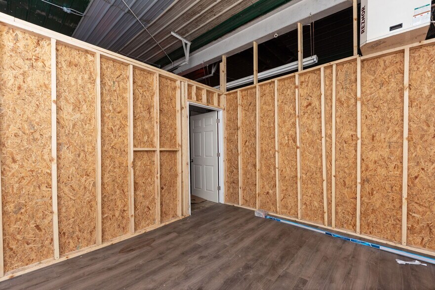 More Photos Of 656 US 52, Aberdeen Flex For Sale