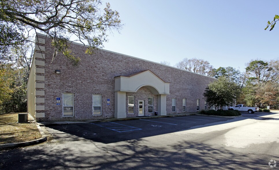 More Photos Of 4030 N Monroe St, Tallahassee Light Distribution For Sale