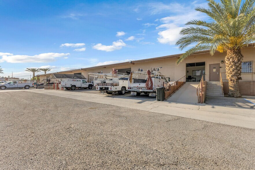 More Photos Of 81500 Industrial Pl, Indio Warehouse For Sale