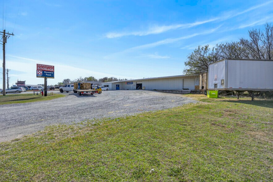 More Photos Of 1505 N Main St, Newcastle Warehouse For Sale