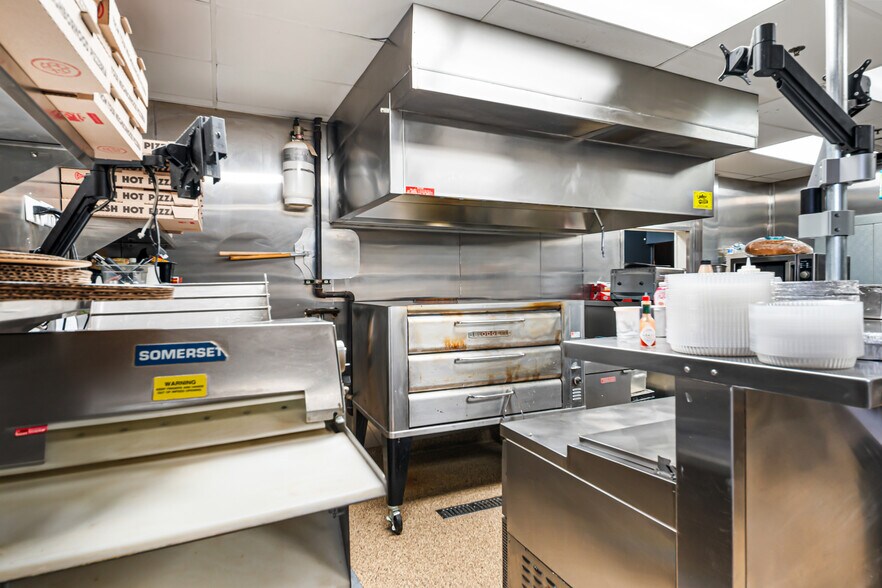 More Photos Of 40W188 Campton Crossings Dr, St Charles Restaurant For Sale