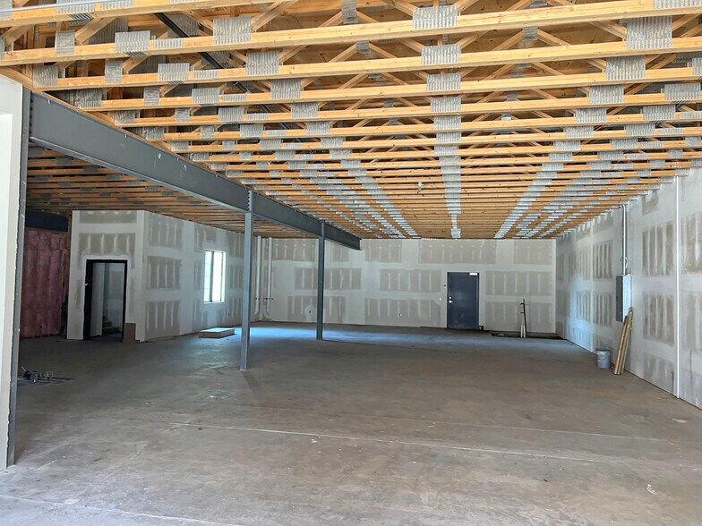 More Photos Of 119 W Main St, Anthony Loft Creative Space For Sale