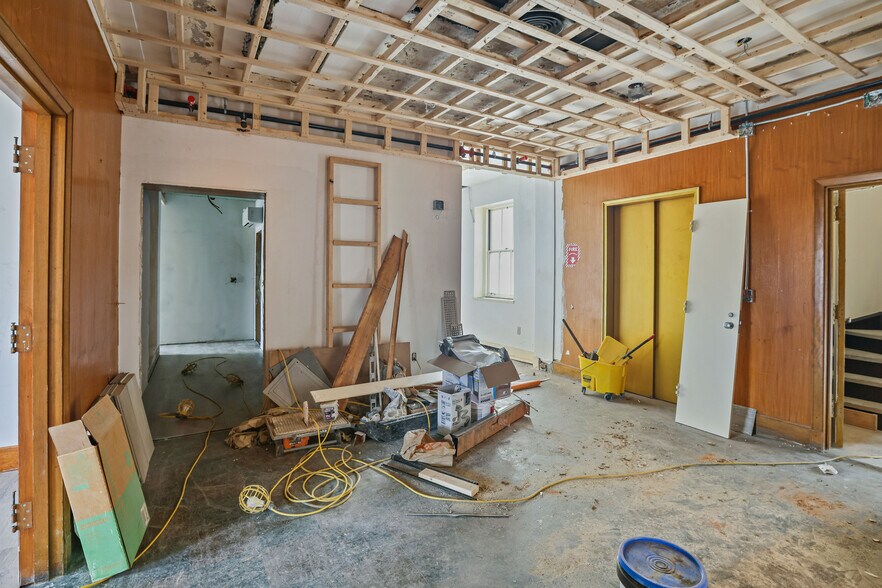 More Photos Of 255 Main St, Pawtucket Office For Sale