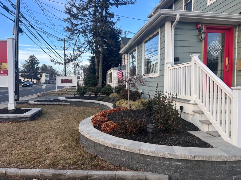 More Photos Of 735 Broad St, Shrewsbury Office Residential For Sale