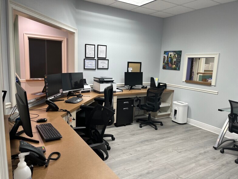 More Photos Of 1383 Providence Rd, Brandon Medical For Sale