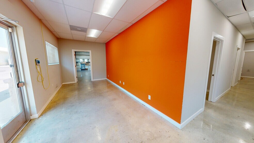 More Photos Of 3992 E Highway 290, Dripping Springs Warehouse For Lease