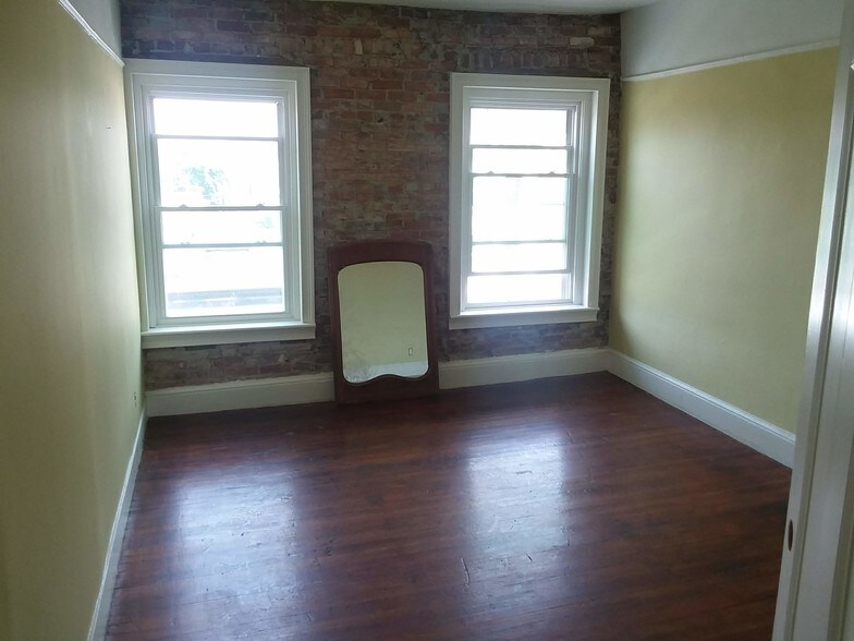 More Photos Of 322 Main St, Poughkeepsie Storefront Retail Residential For Sale