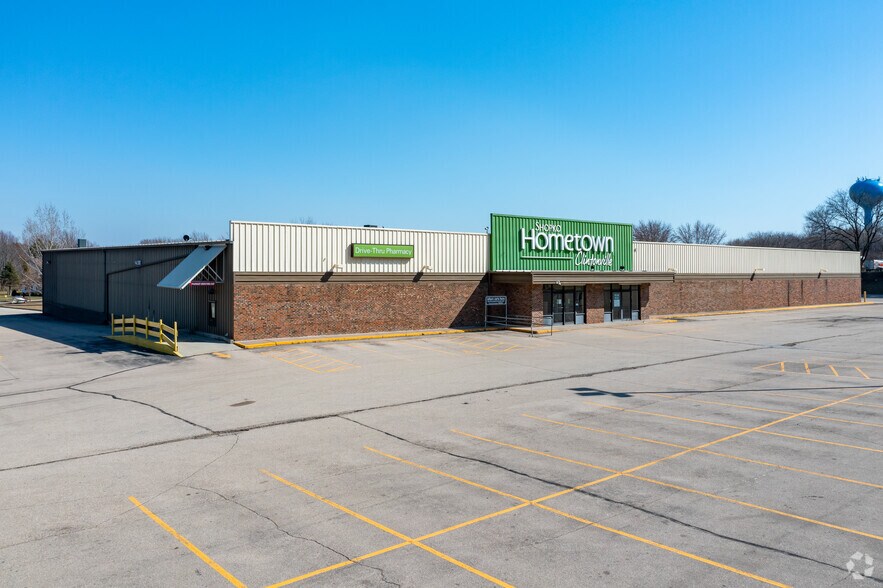 More Photos Of 291 S Main St, Clintonville Freestanding For Lease