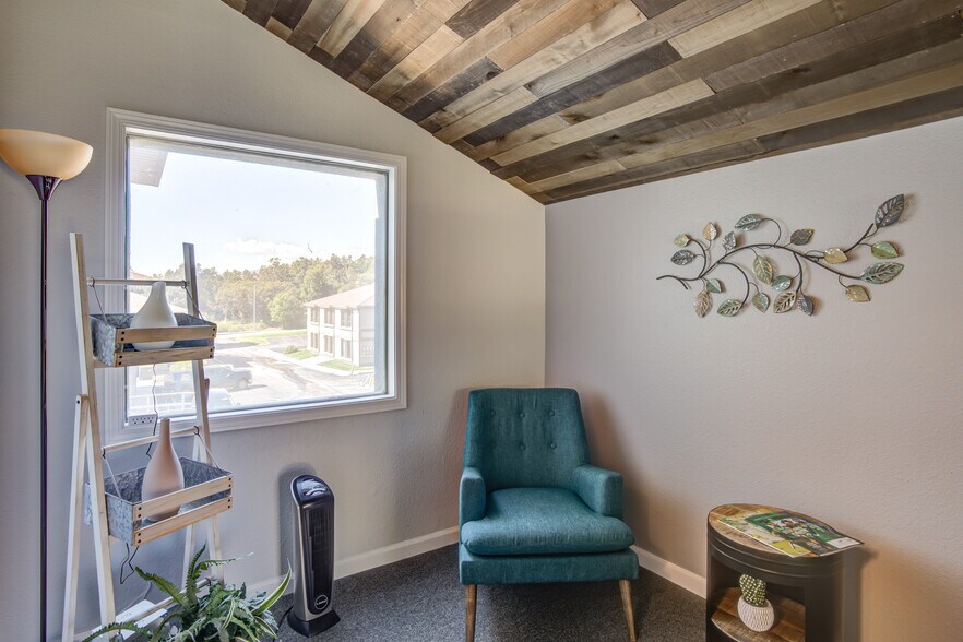 More Photos Of 2960 N Academy Blvd, Colorado Springs Office For Sale