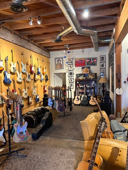 More Photos Of 5244-5248 Van Nuys Blvd, Sherman Oaks Storefront Retail Office For Lease