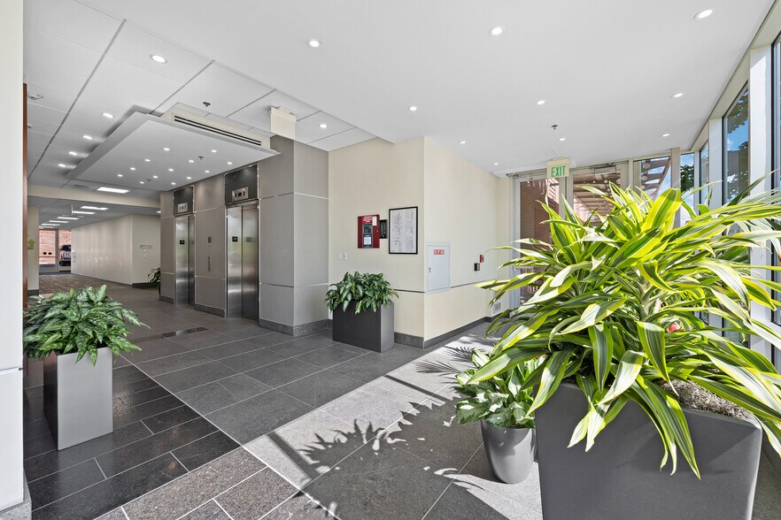 More Photos Of 101 University Blvd, Denver Office For Lease