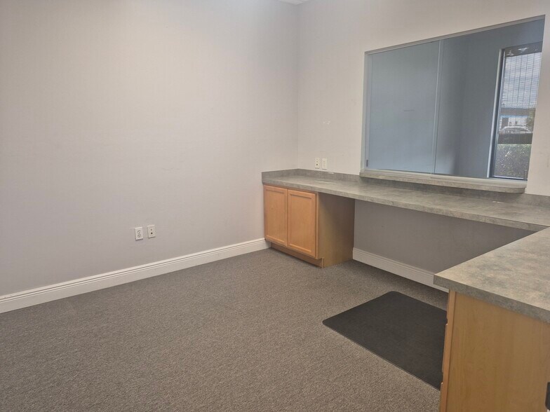 More Photos Of 2104 Del Prado Blvd S, Cape Coral Unknown For Lease