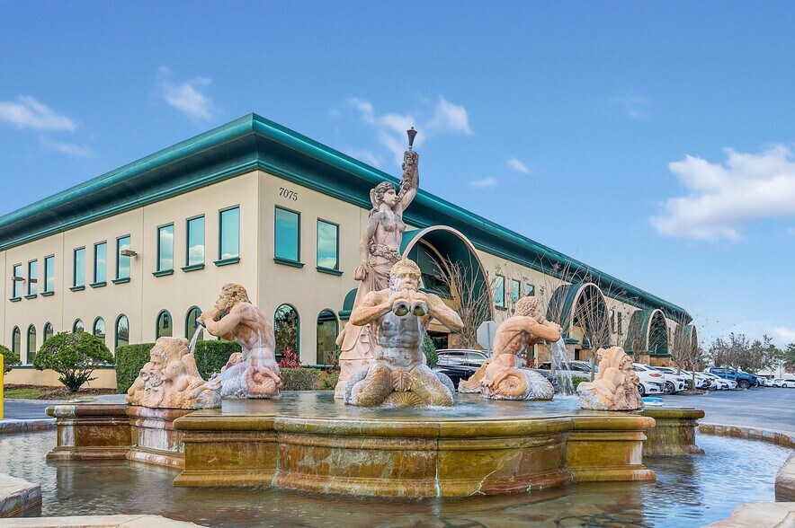 More Photos Of 6881 Kingspointe Pky, Orlando Flex For Lease