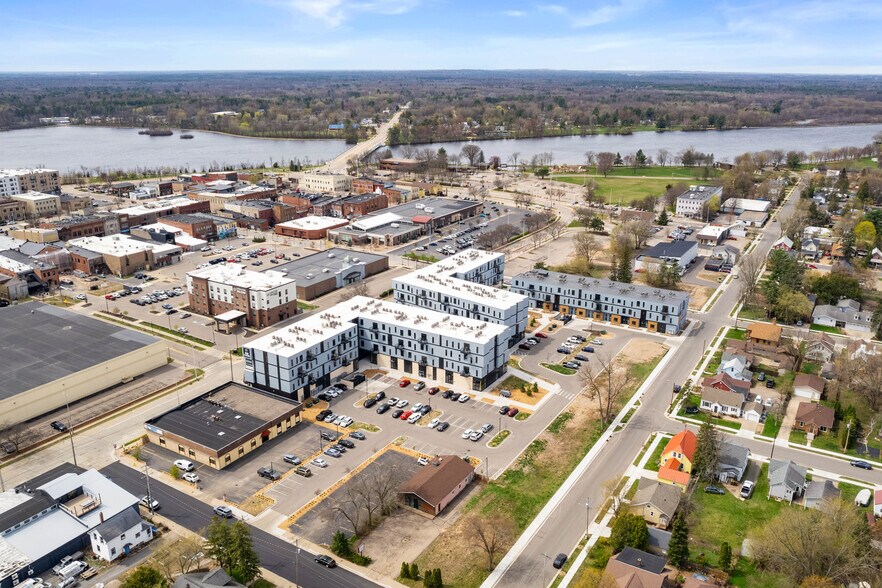 More Photos Of 1008 Union St, Stevens Point Flex For Sale