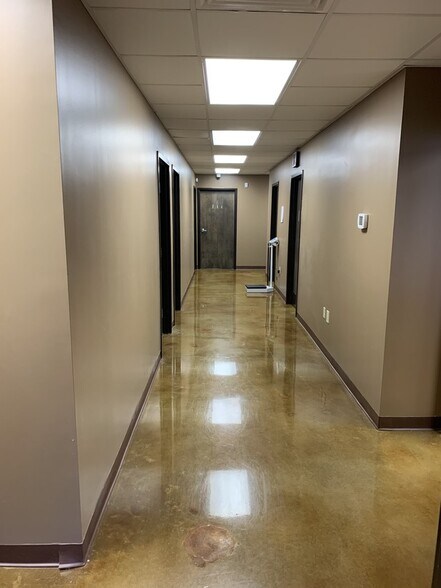 More Photos Of 20 Medical Center Dr, Jasper Medical For Lease