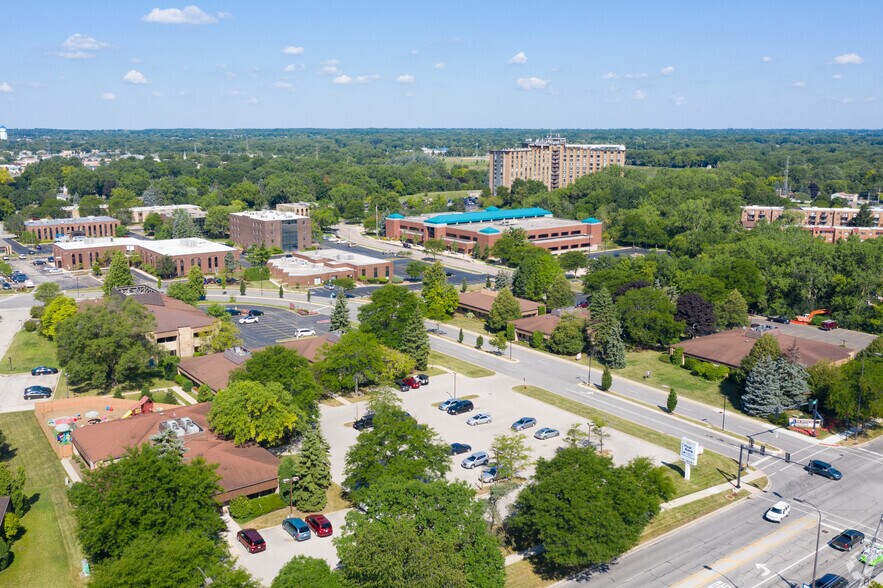 More Photos Of 625 N North Ct, Palatine Unknown For Lease