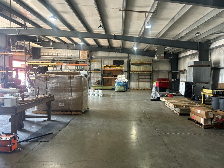More Photos Of 272 James Burr Blvd, Kearneysville Industrial For Lease