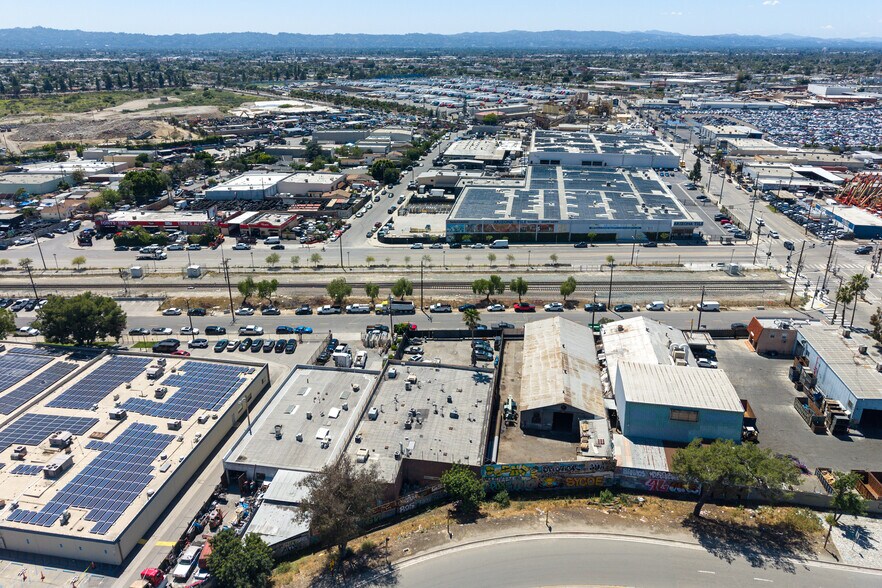 More Photos Of 8516-8520 San Fernando Rd, Sun Valley Warehouse For Sale