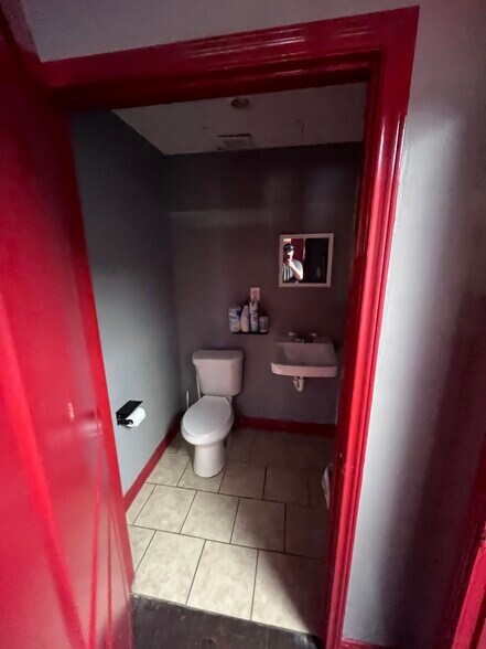 More Photos Of 1344 Mims Rd, Rockwall Office For Lease