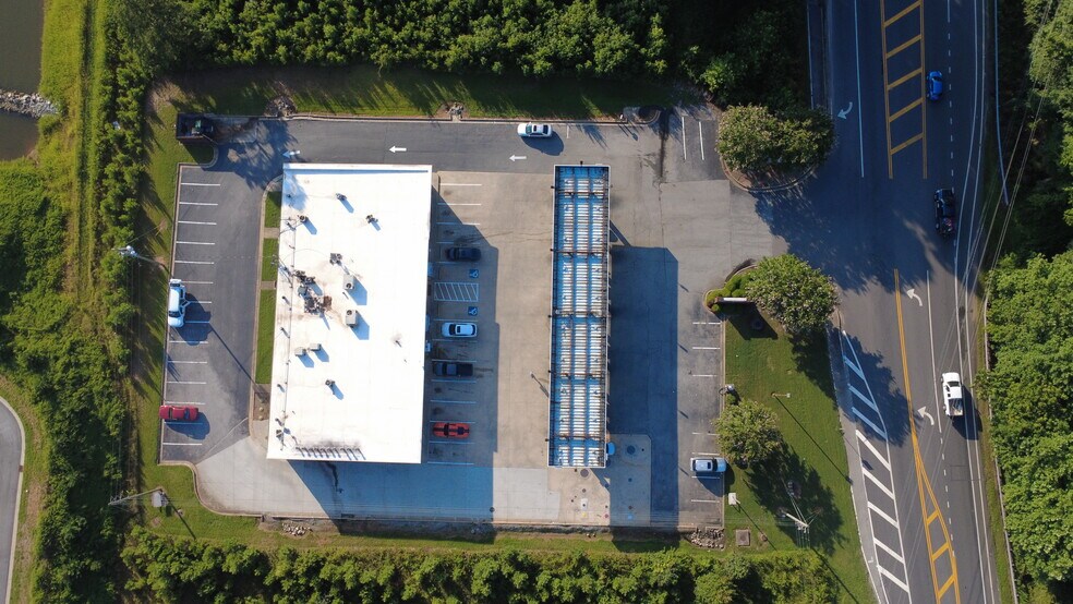More Photos Of 5775 Phil Niekro Blvd, Flowery Branch Service Station For Lease
