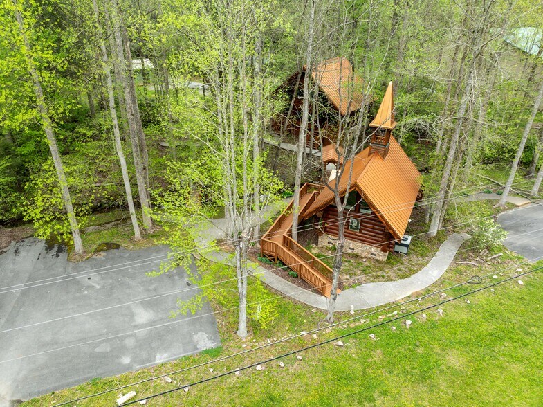 More Photos Of 4309 E Parkway, Gatlinburg Office For Sale