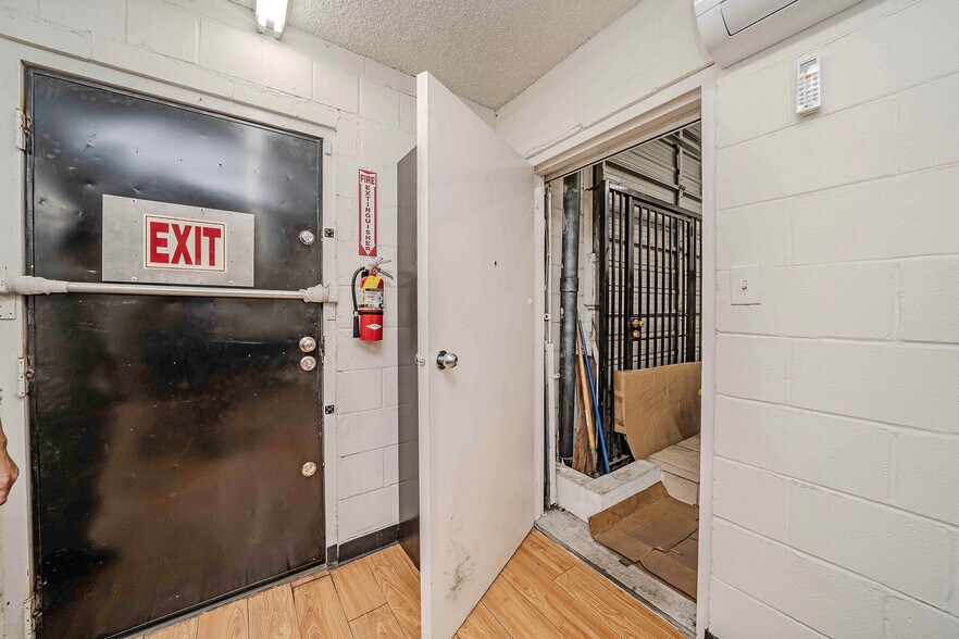 More Photos Of 782 E Washington Blvd, Los Angeles Manufacturing For Lease