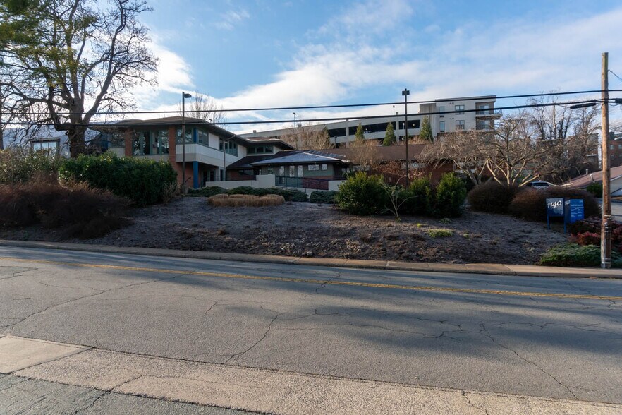 More Photos Of 1140 E Market St, Charlottesville Office For Lease