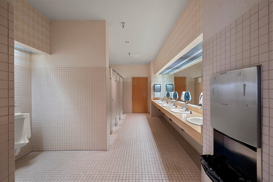 More Photos Of 100 Technology Ln, Elma Office For Lease