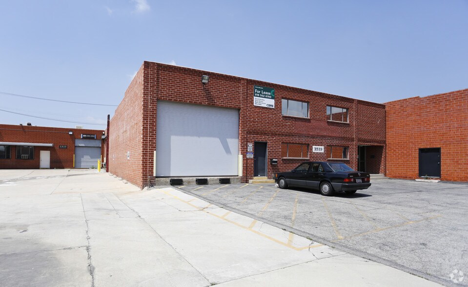 More Photos Of 2523-2529 N Ontario St, Burbank Service For Lease