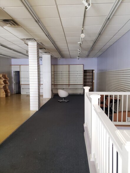 More Photos Of 821 Westchester Ave, Bronx Storefront For Lease