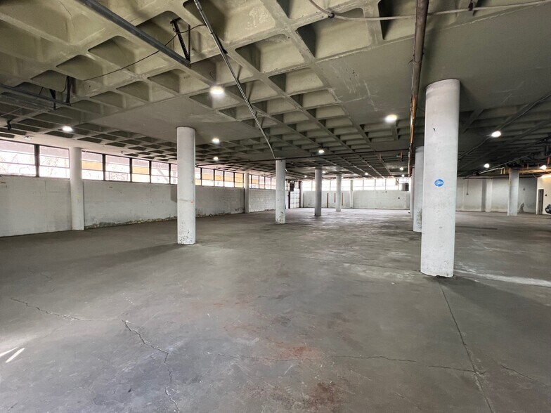 More Photos Of 111 Lafayette Ave, White Plains Warehouse For Lease