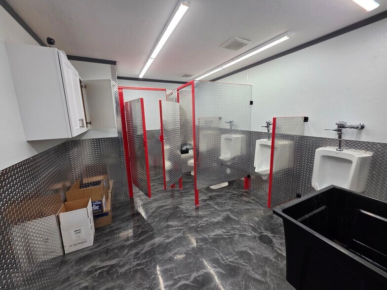 More Photos Of 121 E 1280 N, Tooele Warehouse For Sale