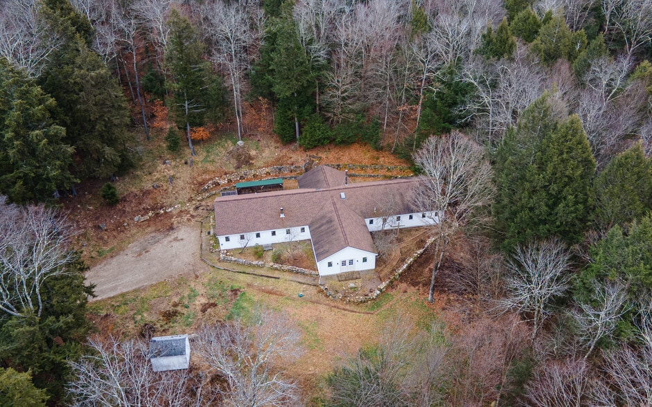 More Photos Of 140 Tully Brook Rd, Richmond Flex For Sale