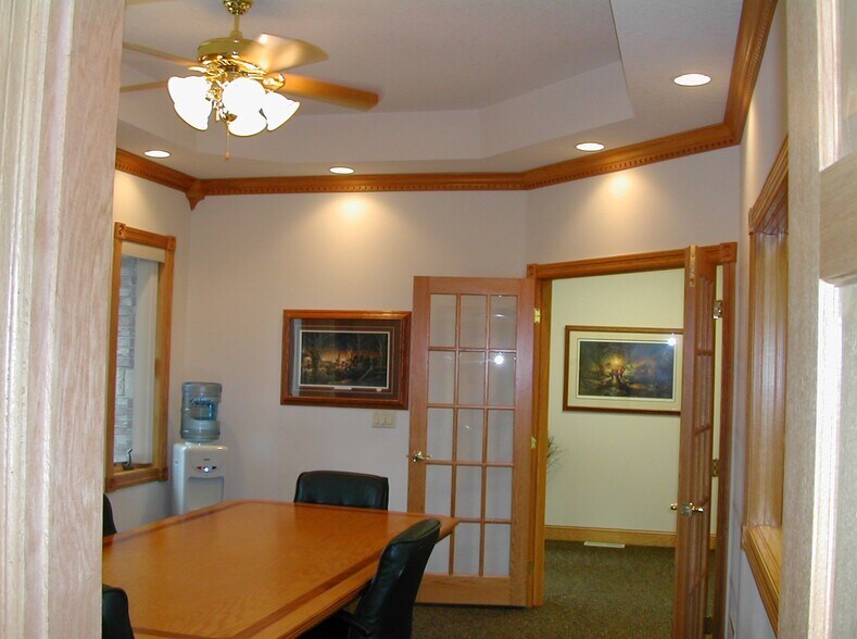More Photos Of 1881 NW Station Parkway, Andover Office Residential For Lease
