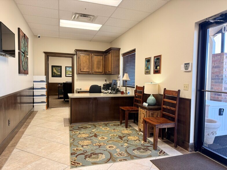 More Photos Of 3560 Macdonnell Dr, Norman Light Distribution For Lease