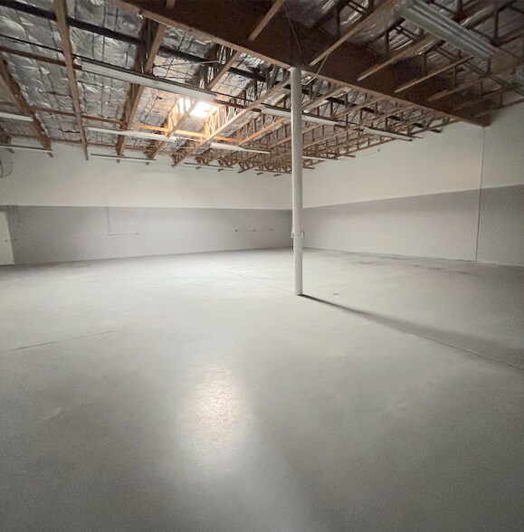 More Photos Of 257-263 W 2950 S, Salt Lk, Salt Lake City Light Manufacturing For Lease