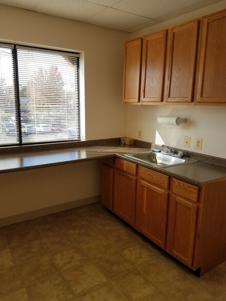 More Photos Of 7611-7615 Rickenbacker Dr, Gaithersburg Flex For Lease