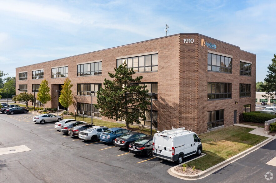 More Photos Of 1910 S Highland Ave, Lombard Medical For Lease