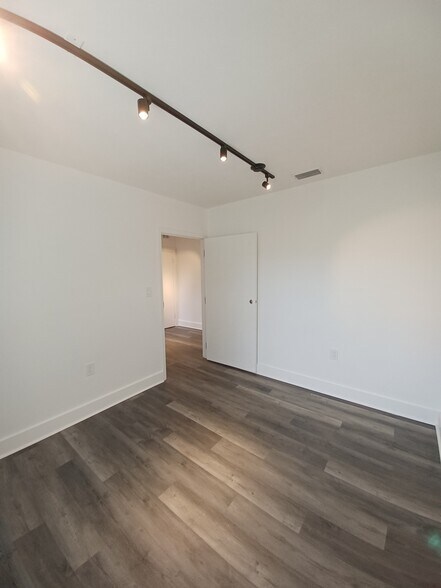 More Photos Of 1830 N Pearl St, Jacksonville Office Residential For Lease