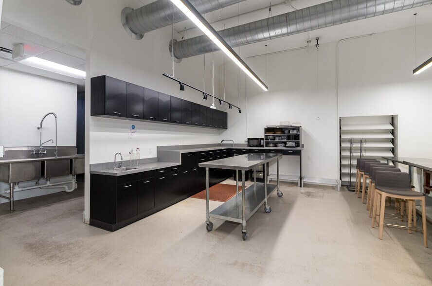 More Photos Of 17-19 E Court St, Cincinnati Apartments For Lease