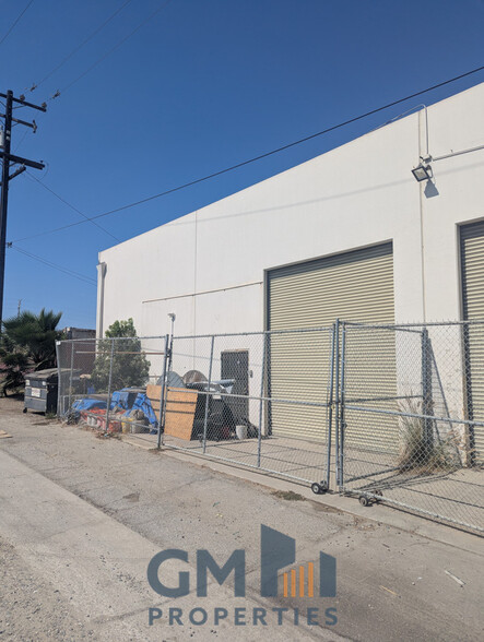 More Photos Of 1450-1464 E 29th St, Signal Hill Research And Development For Sale