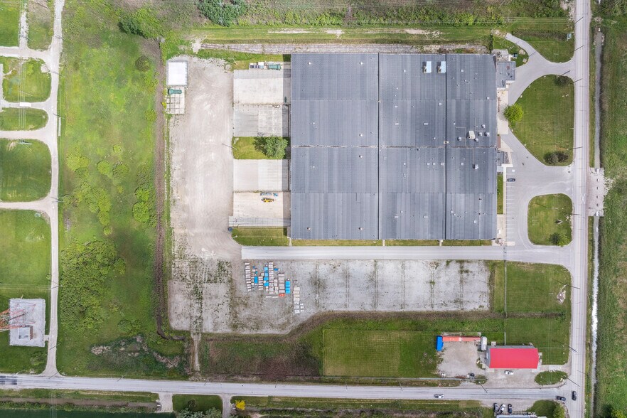 More Photos Of 189 Queen St N, Chatham-Kent Warehouse For Lease