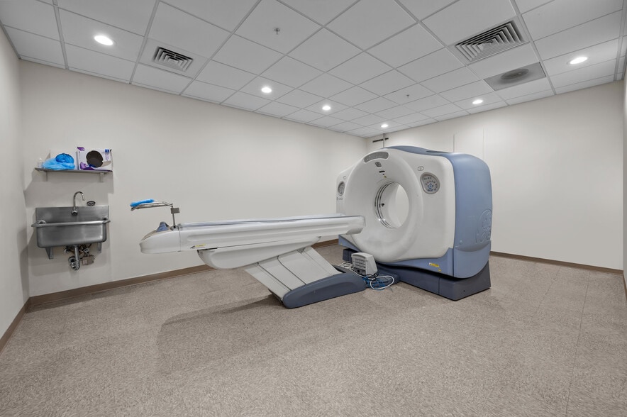 More Photos Of 1207 N Houston Ave, Humble Healthcare For Sale