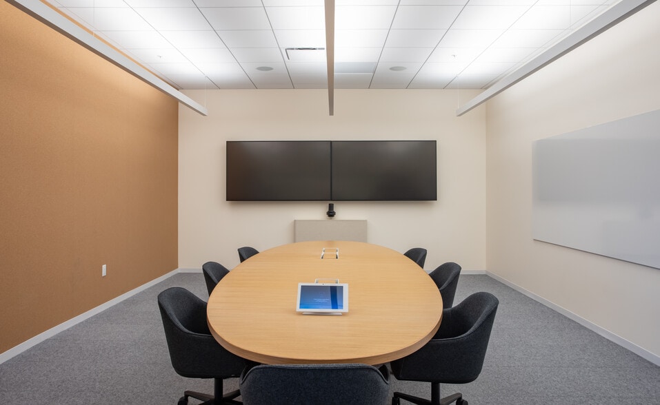 More Photos Of 1800 Owens St, San Francisco Office For Lease