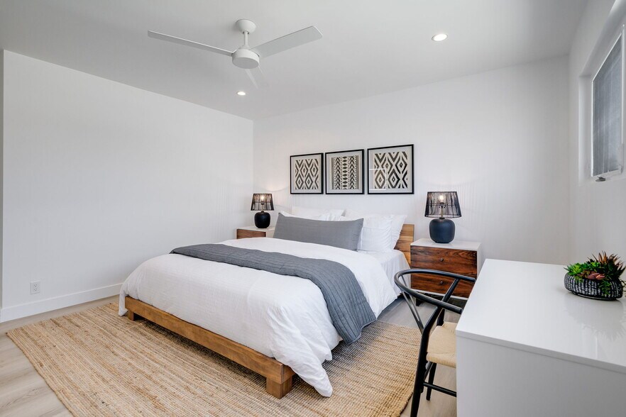 More Photos Of 2602 Pacific Ave, Venice Apartments For Sale