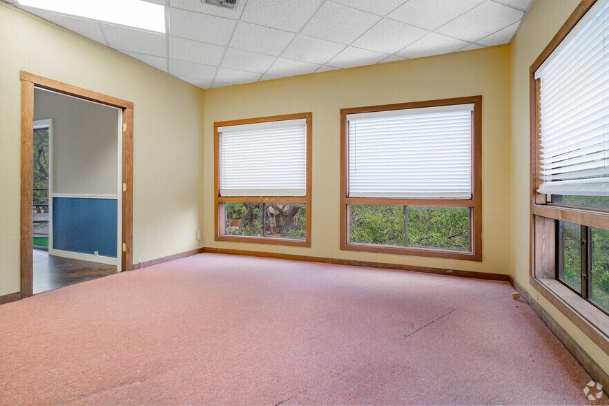 More Photos Of 8647 Wurzbach Rd, San Antonio Unknown For Lease